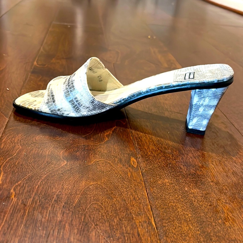 NWOT Stuart Weitzman block heel sandals in snakeskin